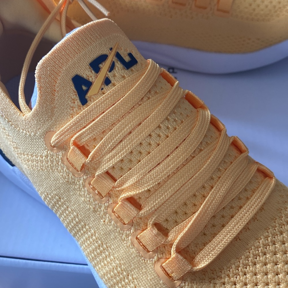 NIB APL Women,s Techloom Breeze Marigolds/Midnight White lowest price no offers - Picture 5 of 6